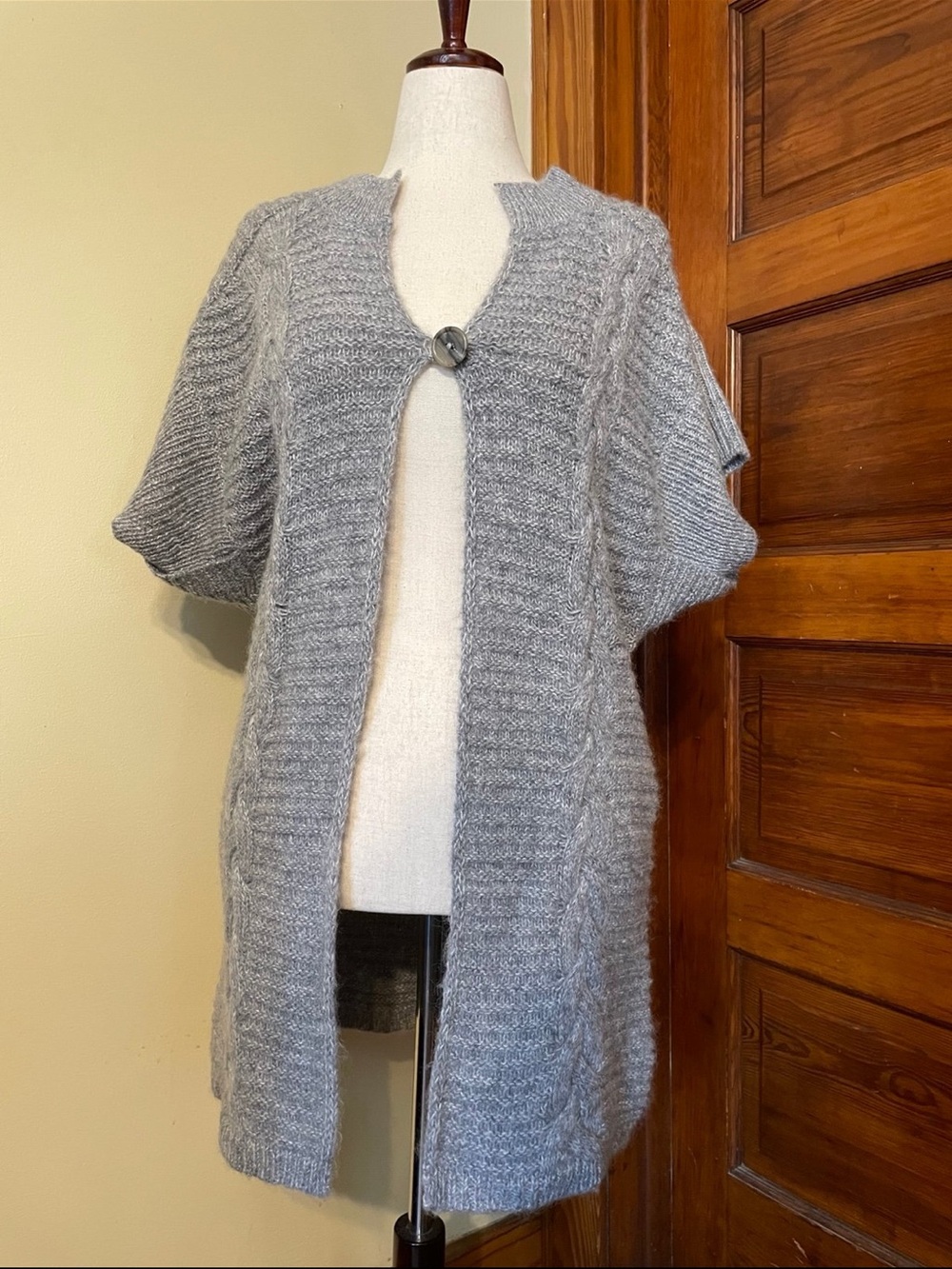 august silk Gray Open-Front Short-Sleeve Knit Cardigan